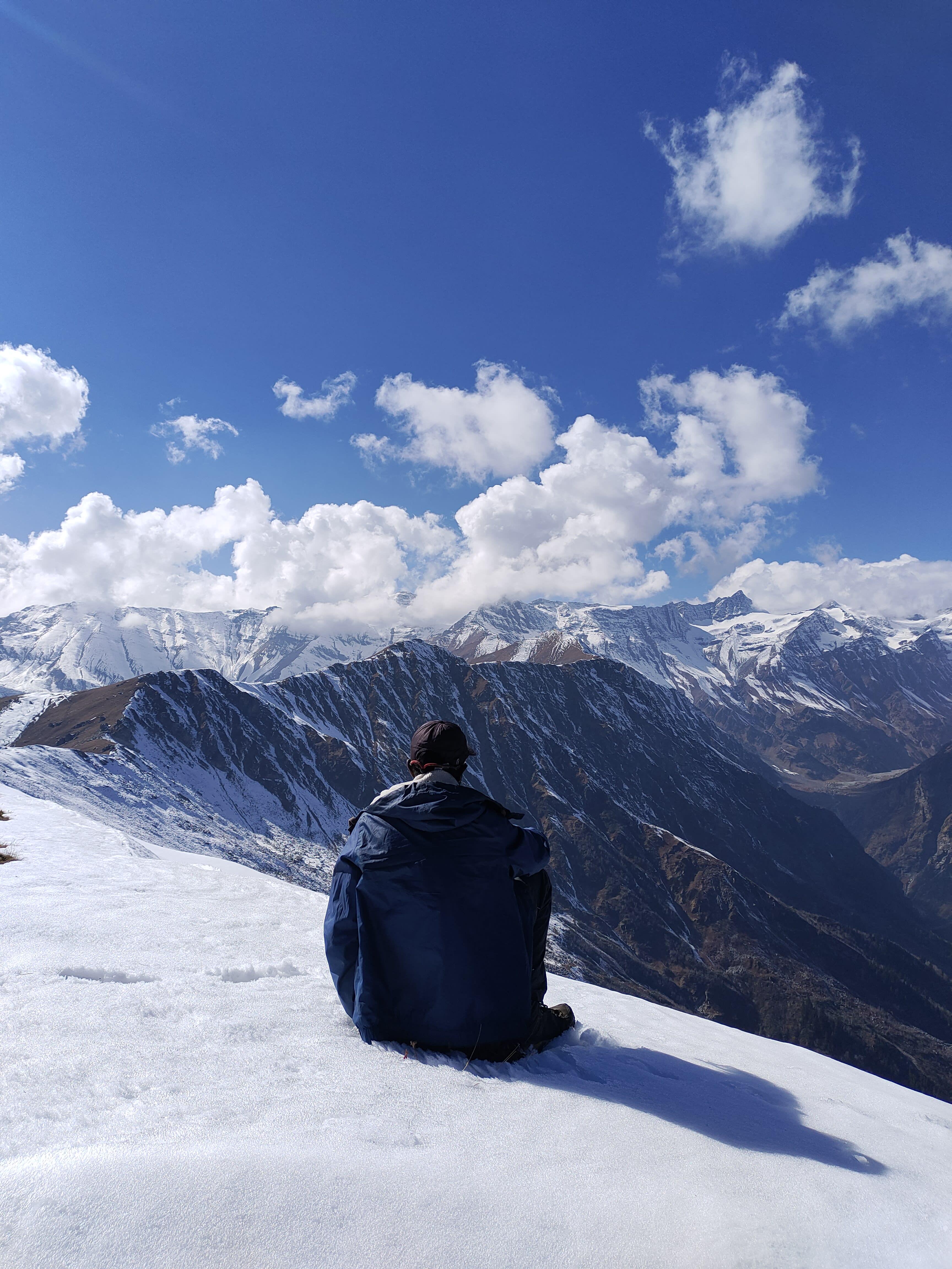 Climbing towards bhrigu lake